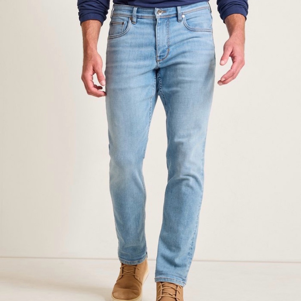 Tommy Bahama Indigo Palm Straight Leg Jeans - Light Med. Wash  - Size 33x32